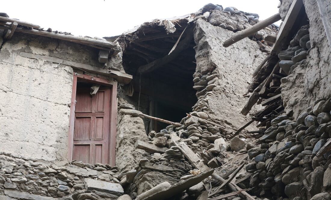 Viviendas dañadas en Kunar tras el terremoto que sacudió el domingo Afganistán. FOTO: EFE