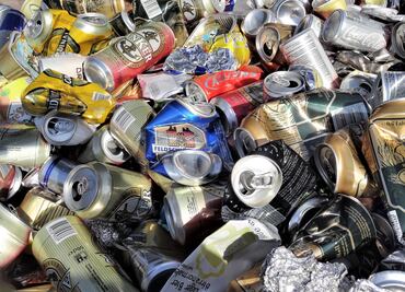 A Martha Debayle no le gustan por feas, pero las latas de aluminio tienen su lado "sexy"