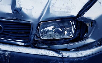 Mustang a exceso de velocidad provoca la muerte de 2 adolescentes en León, Guanajuato