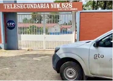 Reportan presunta intoxicación y crisis de ansiedad de 25 estudiantes de telesecundaria en Guanajuato; padres exigen explicaciones