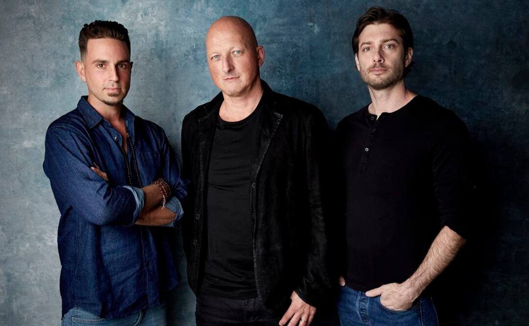Wade Robson, el director Dan Reed y James Safechuck. Foto: AP