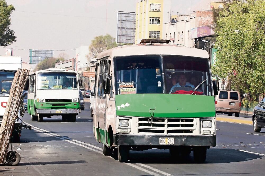 Los conductores señalaron que en sus días de descanso se encargan de someter sus unidades a revisiones mecánicas (ARCHIVO EL UNIVERSAL)