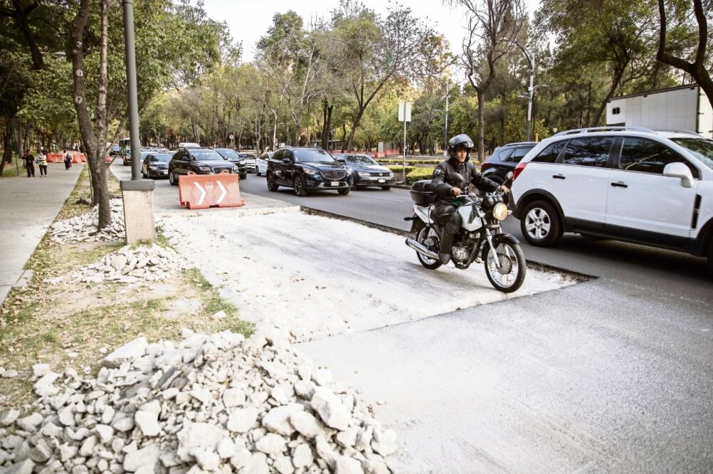 Colonos consideran que las obras violan un amparo concedido a la Academia Mexicana de Derecho Ambiental para que no se toque el Parque Líbano. (GERMÁN ESPINOSA. EL UNIVERSAL)