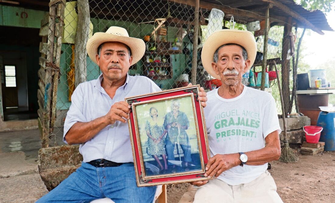 Don Leonardo Cajina (der.) es nieto de Domingo Cajina, uno de los primeros pobladores de familias llegadas a Amapa a mediados del siglo XIX.