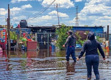 Calles y viviendas en Tláhuac llevan dos semanas inundadas