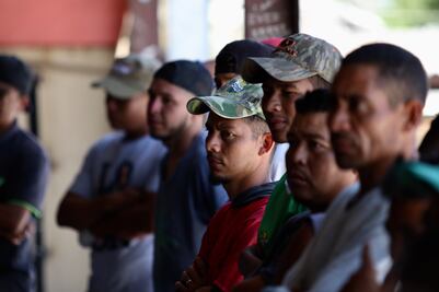 Rescatan a 220 migrantes centroamericanos en Puebla