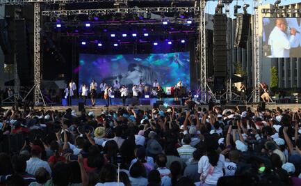 A pesar del calor, la cumbia y el baile reunieron a cientos de capitalinos en la Cuauhtémoc