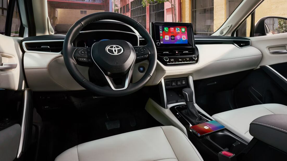 Interiores del Toyota Corolla Cross 2024. Foto: Toyota México
