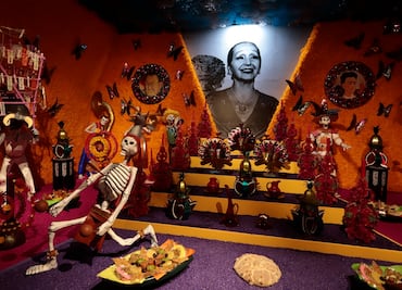 Parque Aztlán y Museo Dolores Olmedo inauguran ofrenda dedicada a la historia de México