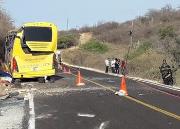 Identifican a nueve de 10 fallecidos del accidente carretero en Puebla