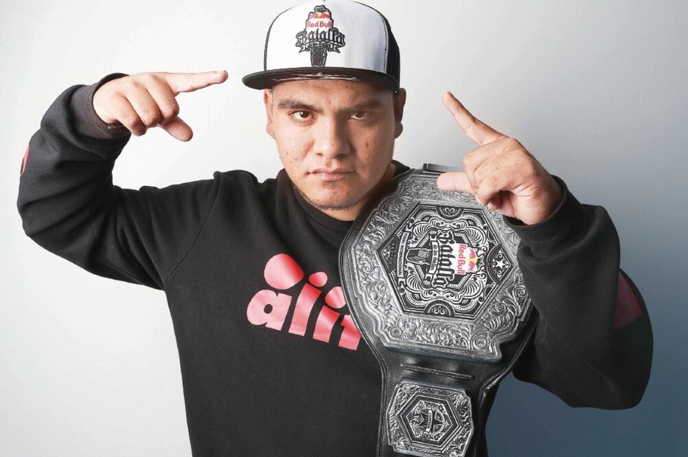 Aczino no ve positivo que haya límites en cuanto a lo que se dice (ARIEL OJEDA. EL UNIVERSAL)