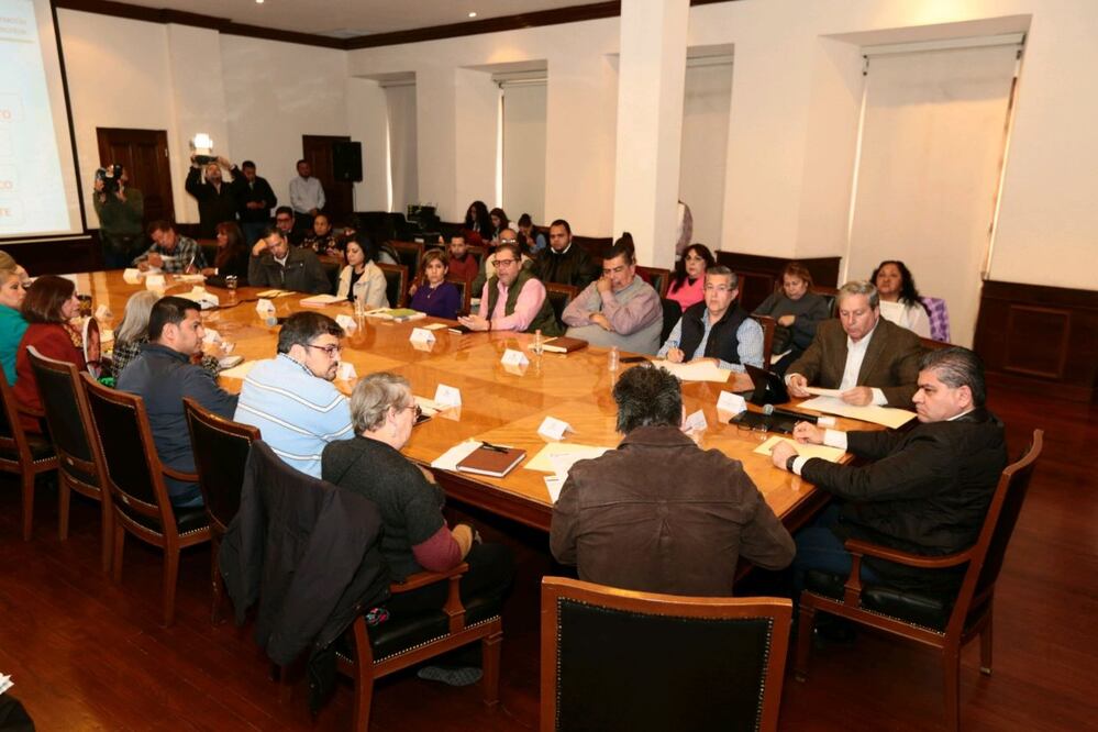 Miguel Ángel Riquelme Solís, gobernador de Coahuila, anunció que establecerá una serie de medidas para erradicar la tortura y cualquier abuso de autoridad de la policía y se comprometió a castigar excesos. (FOTO: Hilda Fernández. EL UNIVERSAL)