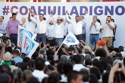 Bloque opositor marcha en defensa de ‘triunfo’ de PAN