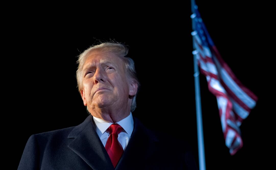 El presidente de Estados Unidos, Donald Trump, habla con los medios de comunicación sobre que tomo una decisión sobre Venezuela Foto: AFP