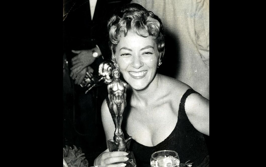 Uno de los hitos en la carrera actoral de Silvia Pinal fue coronarse ganadora de los Premios Ariel tres veces en la década de los 50, en plena época del Cine de Oro. Foto: ESPECIAL/Cortesía