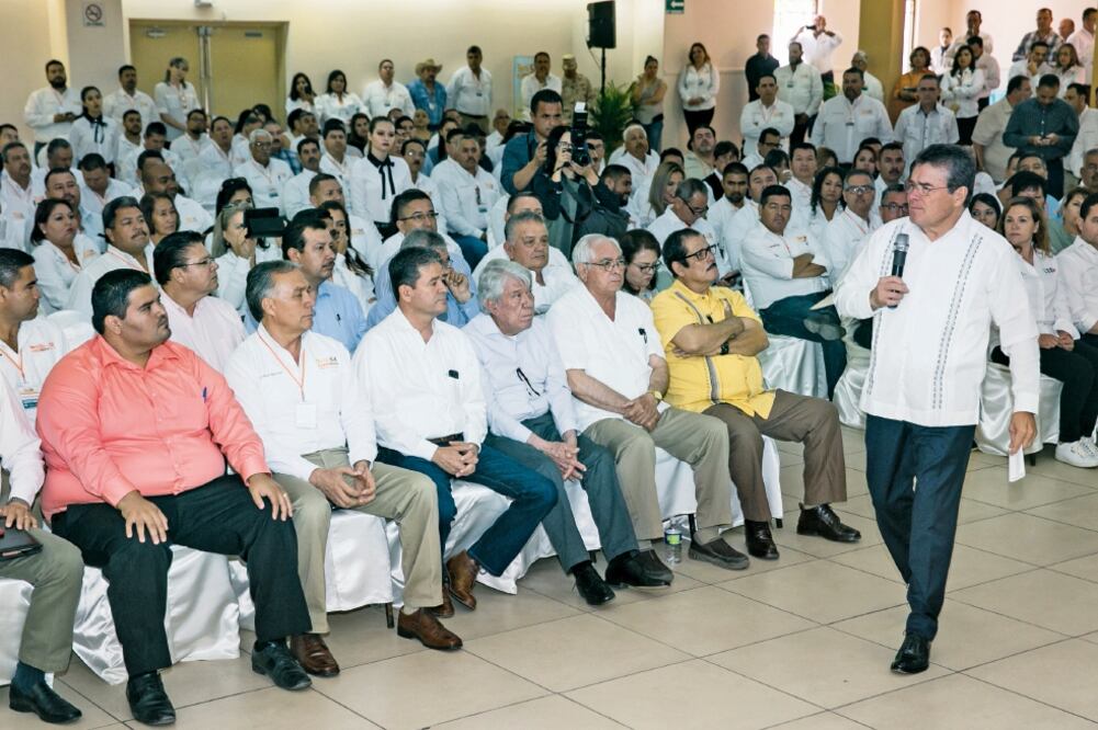 Juan Díaz de la Torre acudió a San Luis Río Colorado a inaugurar obras de la Sección 54 del SNTE, como una unidad médica (ESPECIAL)
