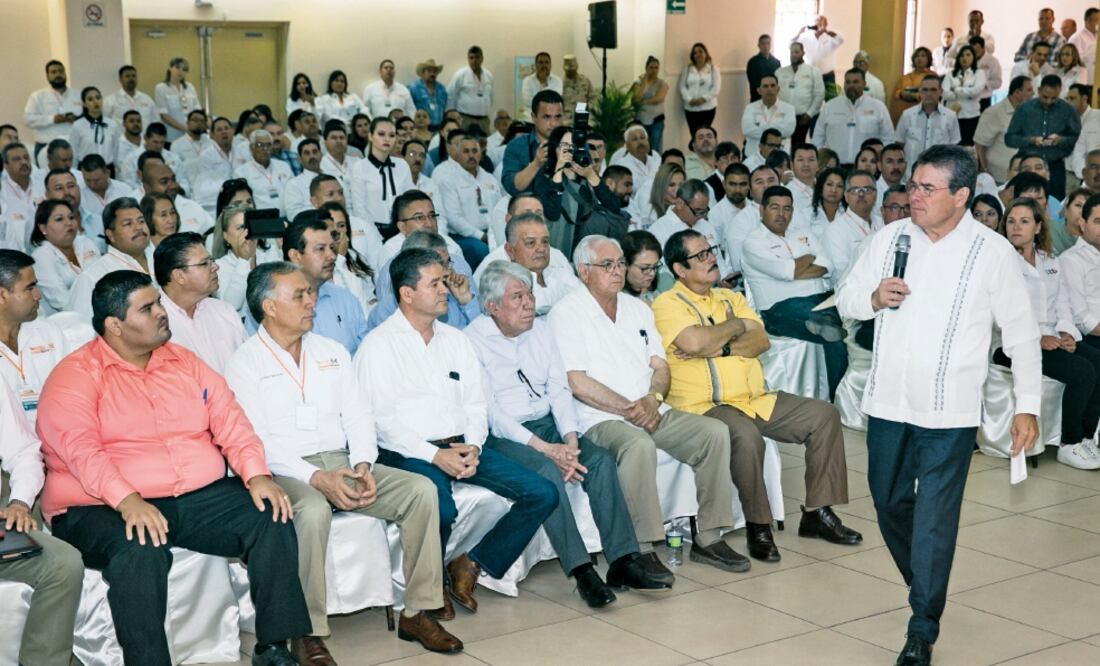Juan Díaz de la Torre acudió a San Luis Río Colorado a inaugurar obras de la Sección 54 del SNTE, como una unidad médica (ESPECIAL)