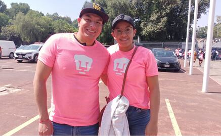 ¿Por qué los aficionados de Pumas traen playera rosa?