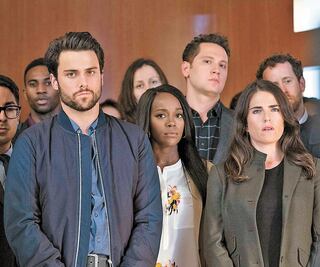 Jack Falahee ofrece un beso por la igualdad