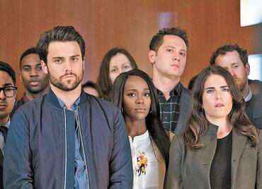 Jack Falahee ofrece un beso por la igualdad