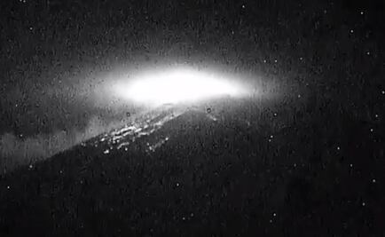 Popocatépetl registra explosión con material incandescente y ceniza