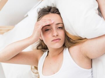 Ini adalah posisi tidur yang benar dan menghindari sakit kepala saat bangun tidur.