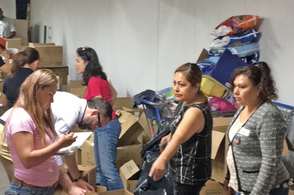 Ayuda. La mayoría de las ocho toneladas de insumos recaudadas, se informó, serán para Oaxaca y la Ciudad de México. (ESPECIAL)