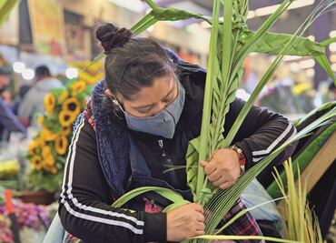 Artesanos de la palma vuelven por la Semana Santa