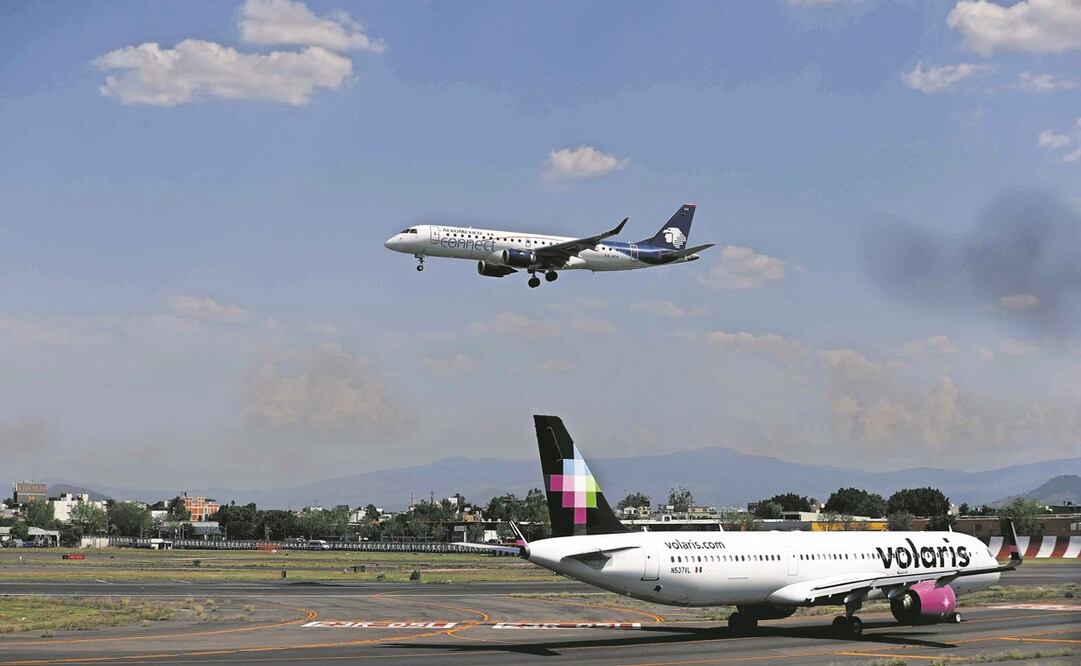 Los pilotos comentan que nunca se había visto una saturación del espacio aéreo como la que se ha dado desde la entrada en operación del Aeropuerto Internacional Felipe Ángeles (AIFA). Foto: Diego Simón/EL UNIVERSAL