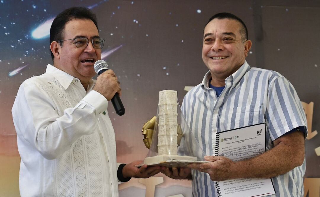 "Ceremonia de Premiación del Pasajero un Millón”, en las instalaciones de la estación Mérida-Teya del Tren Maya con la presencia del ganador Wilbert Tomás Barbosa López de CDMX y radica en Mérida. Foto: Berenice Fregoso / EL UNIVERSAL