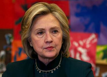 Correos de Clinton revelan nexo con asesor rechazado por EU