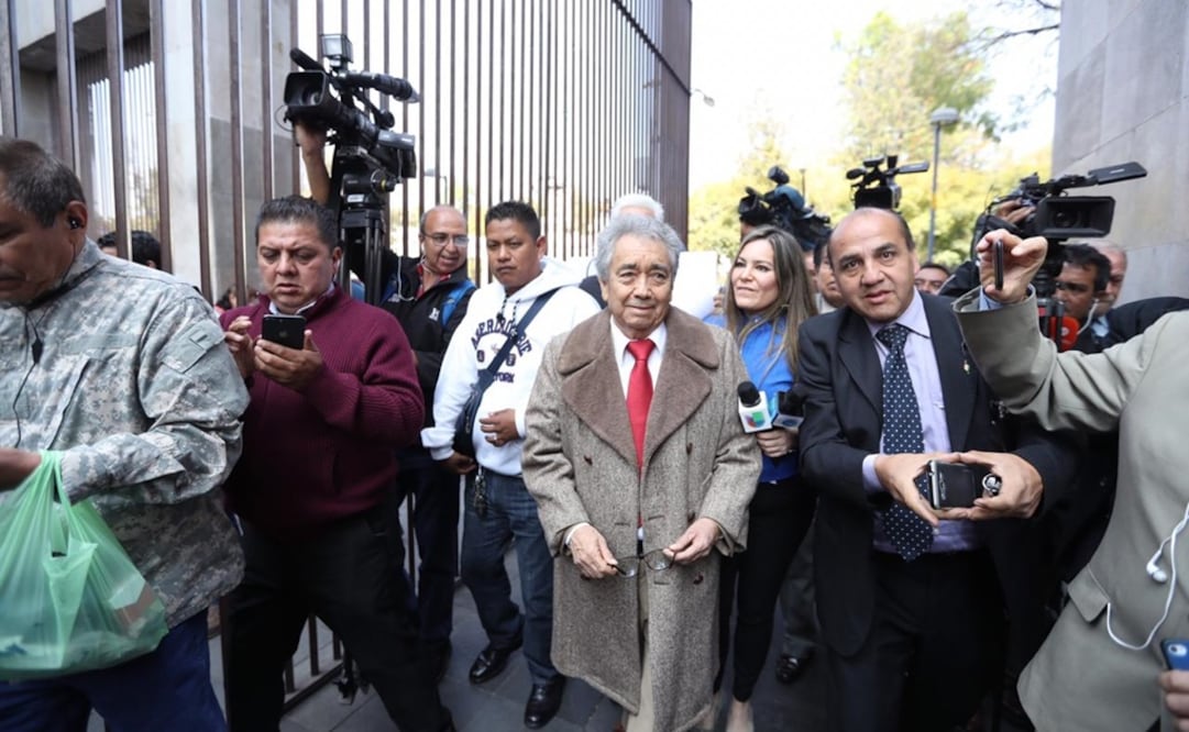 Abogados de Joaquín Guzmán Loera en la sede de la SRE. Foto: Germán Espinosa/EL UNIVERSAL 