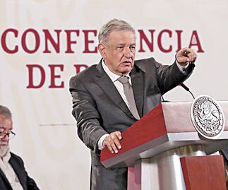 AMLO descalifica a artistas, científicos e intelectuales