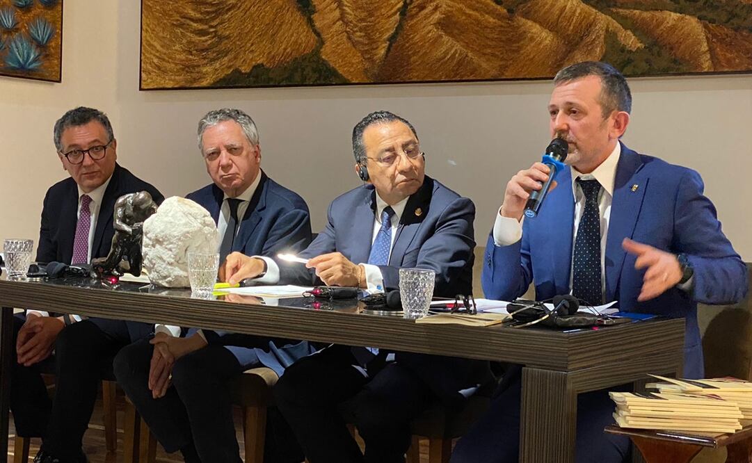 Rafael Guerra Álvarez, presidente del PJCDMX, participó en la presentación del libro “Luchar contra la mafia”. Foto: Especial