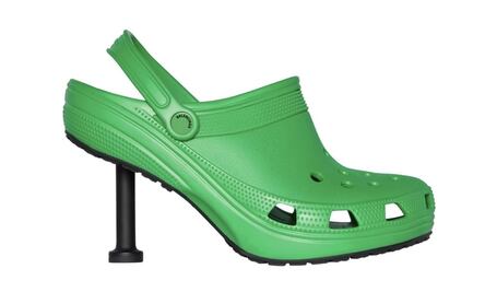 Balenciaga y Crocs enloquecen a las redes sociales con su nueva colaboración 