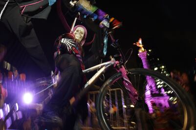 Rompe récord paseo ciclista de Día de Muertos