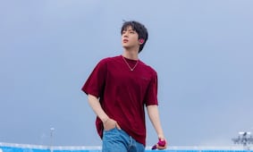 Jin se va a dormir y despierta más guapo que nunca: el secreto nocturno que mantiene en jaque a sus fans