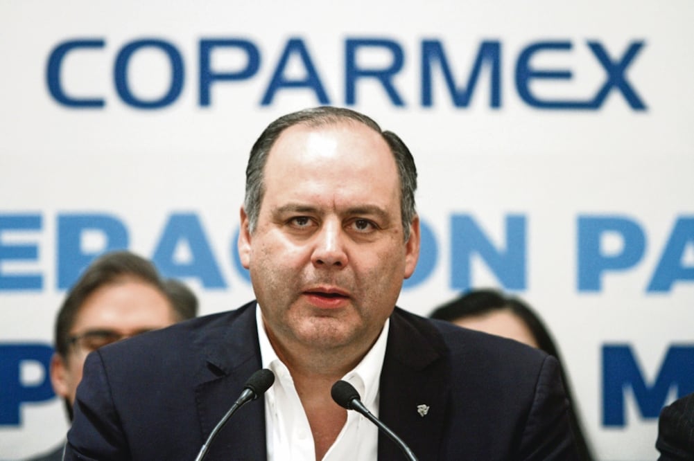 El presidente de la Coparmex, Gustavo de Hoyos, dijo que combatir el huachicoleo es valiente, pero el manejo de la estrategia es “desastroso”. Foto: EFE