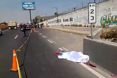 Muere un militar y 2 asaltantes en robo a camión de pasajeros en la México-Puebla