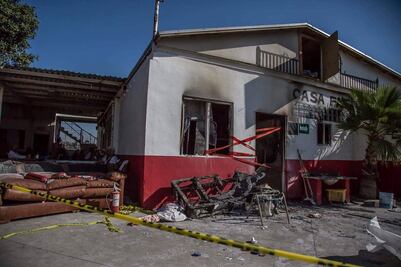 Investigan muerte de 6 personas en incendio de asilo en Tijuana