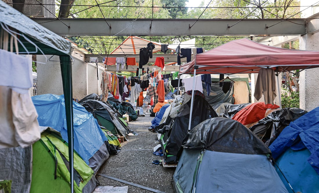 En el campamento de la Plaza Giordano Bruno hay 188 migrantes, de acuerdo con el censo de las autoridades. FOTOS Gabriel Pano El Universal.