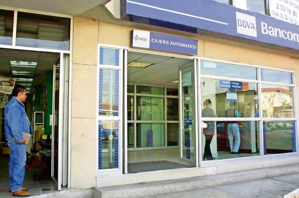 De acuerdo con la Asociación de Bancos de México, hubo 353 mil solicitudes de portabilidad de nómina al cierre del año pasado (ARCHIVO EL UNIVERSAL)