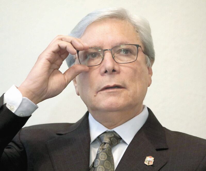 Otro bonillazo, ahora el góber amenaza a alcaldesa