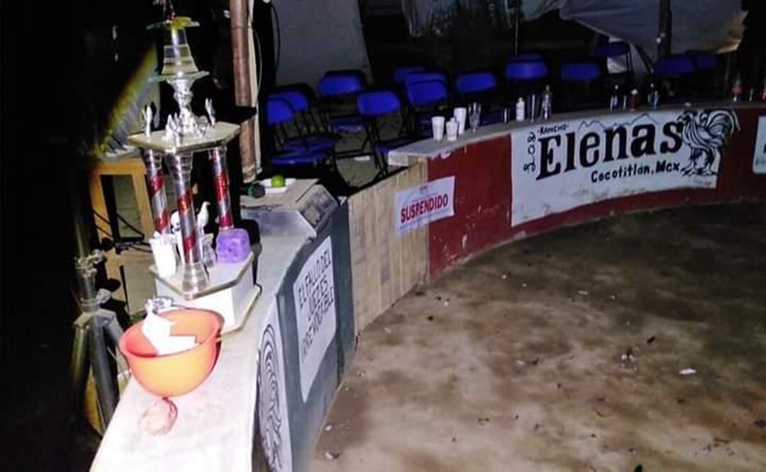 En el Rancho Las Elenas se habían congregado decenas de asistentes para presenciar el combate de las aves. Foto: Especial