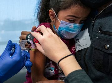Comienza vacunación antiCovid en niños de entre 5 y 12 años en EU