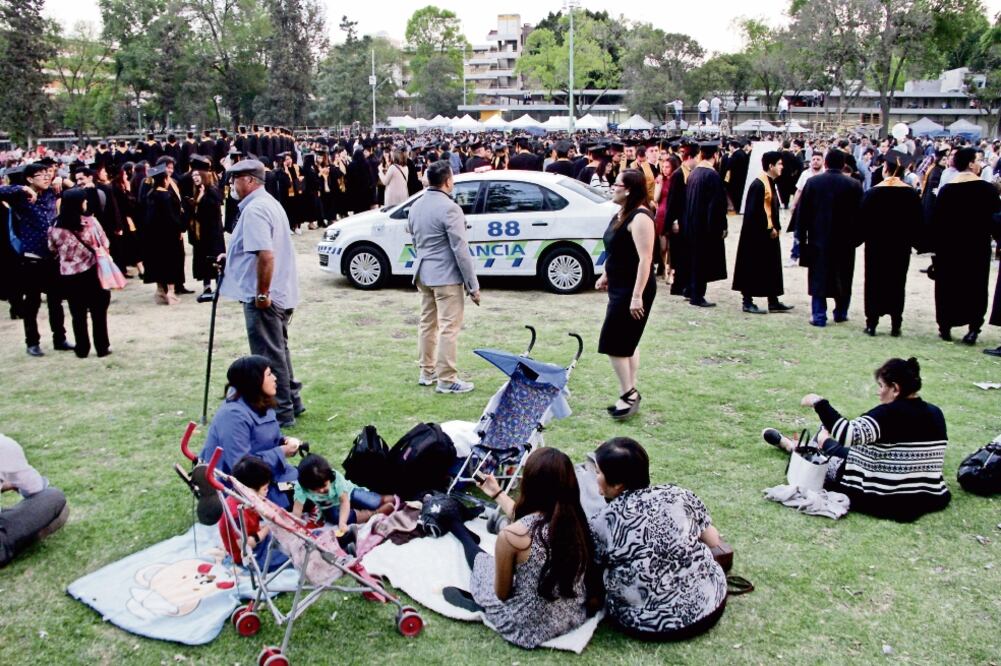 Entre las medidas de seguridad que difunde la comisión de seguridad se encuentran no pedir “ave ntó n”, además de informar siempre en casa a dónde se va. (YADÍN XOLALPA. EL UNIVERSAL)