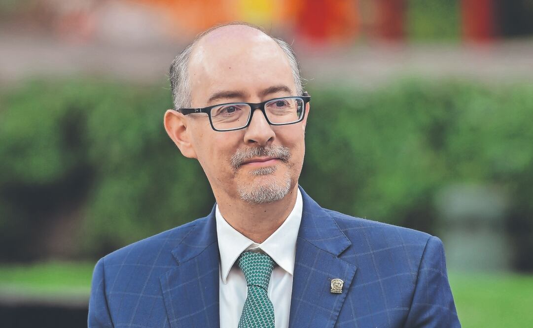 Carlos Eduardo Barrera dejó la Rectoría 24 horas antes de que concluyera su periodo legal. Foto: de ARTURO HERNÁNDEZ. EL UNIVERSAL