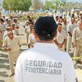 Reubican a 525 reos del penal de Islas Marías 