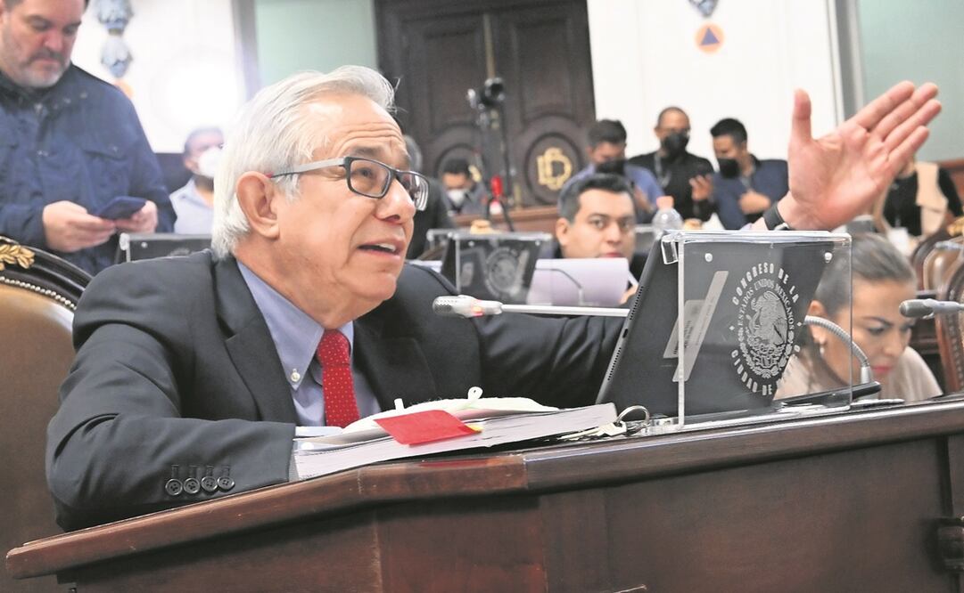 En vilo, prohibir corridas de toros