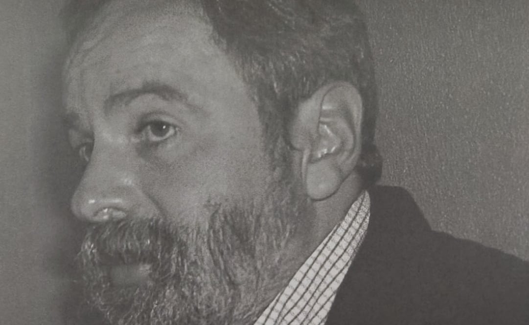 Ricardo Pérez Montfort como director de la Revista de la Universidad. Foto: Agustin Estrada 2002/  Reproducciones del libro "La incansable tarea de mirar lejos de Bonilla Artigas Editores."